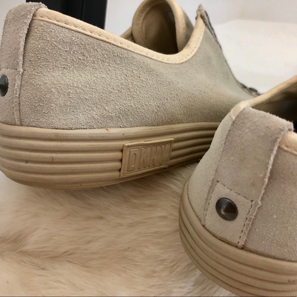 DKNY Suede Leather Embellished Studs Off White - Picture 5 of 8